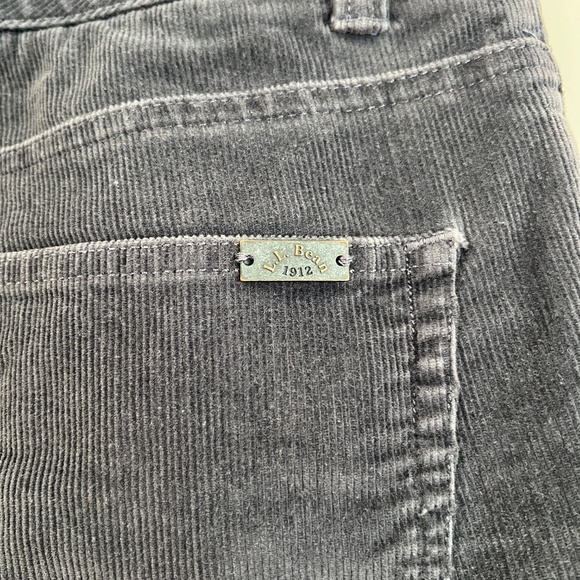 L.L. Bean Favorite Fit Gray Corduroy Straight Leg Pants Size 6 - Picture 6 of 8